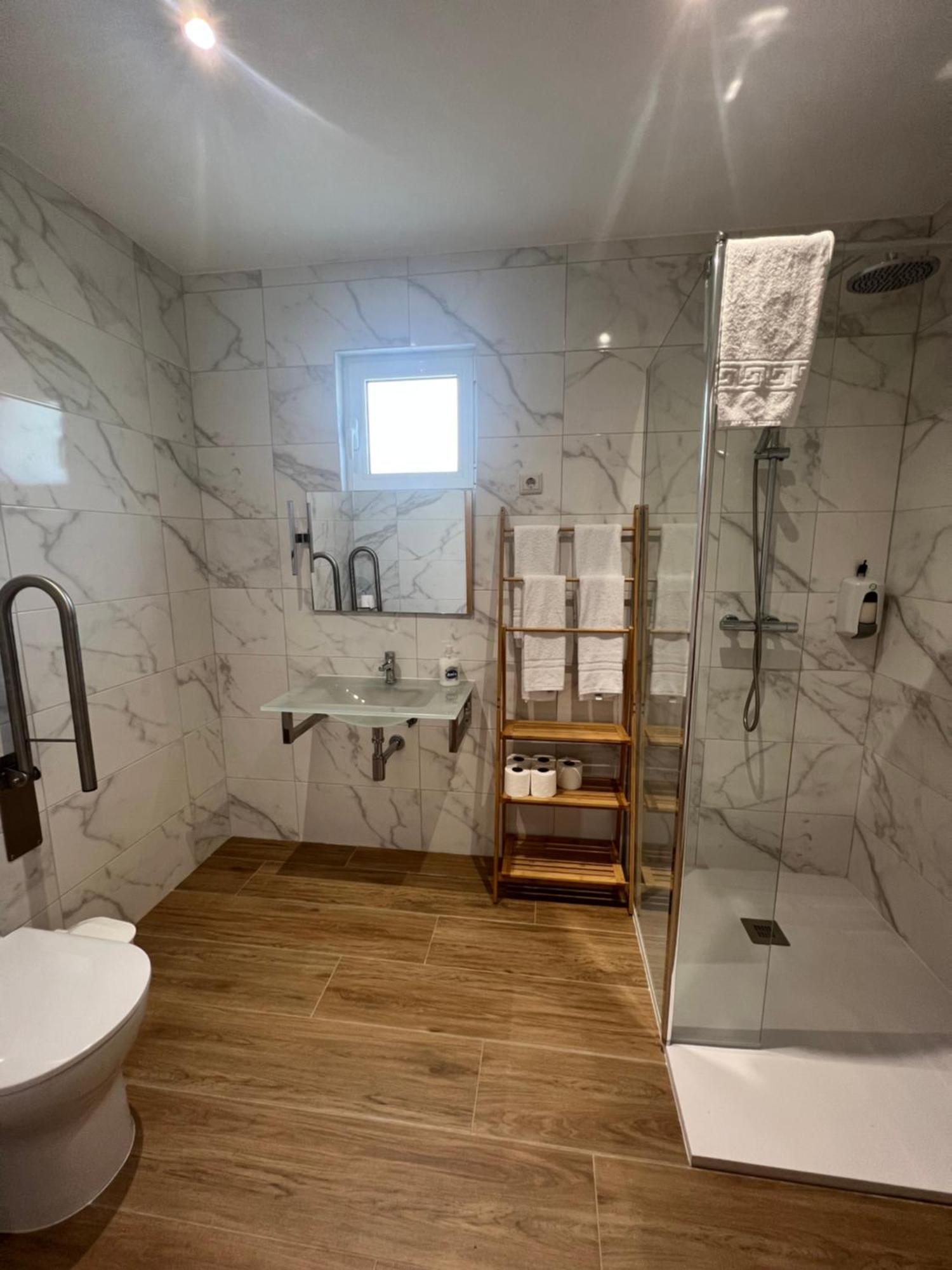 Funileiro, Apartamentos E Quartos Amares Esterno foto